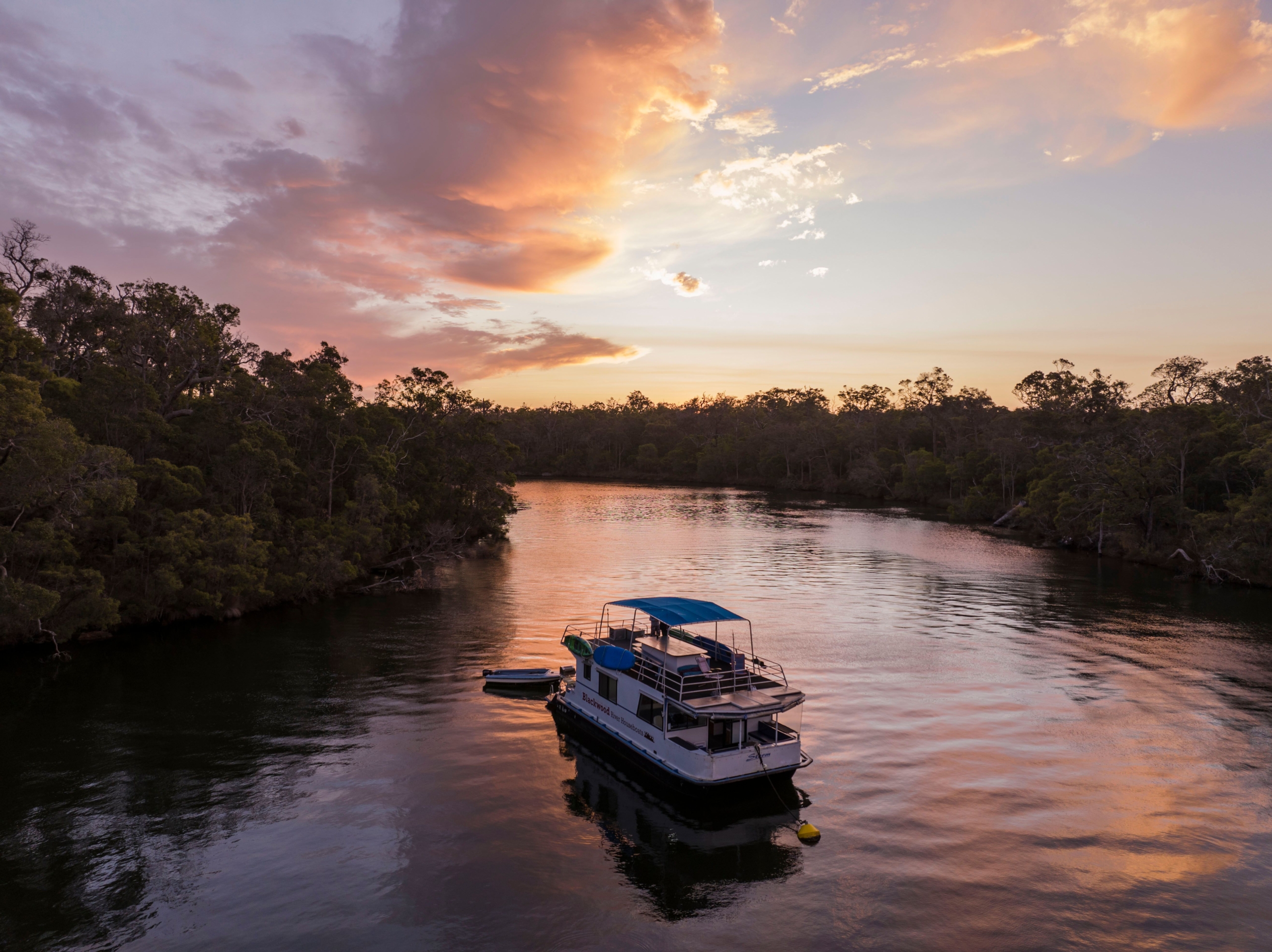 blackwood_river_houseboat_sunset